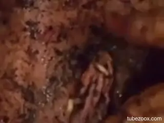 Needy woman pours worms in her pussy the dirty way